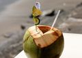 Lebih Baik dari Air Putih, Ini Manfaat Minum Air Kelapa Saat Olahraga
