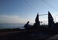 Pantai Penimbangan, Menikmati Pantai Ditemani Angin Sawah yang Sejuk