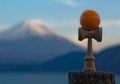 Bermain Kendama, Mainan Yo-yo Tradisional Anak-anak di Jepang.