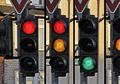 Ini Sebabnya Lampu Lalu Lintas Berwarna Merah, Kuning, dan Hijau