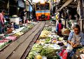 Maeklong, Pasar Paling Esktrim dan Berbahaya di Thailand