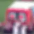 Video: Hendak Bawa Pesepakbola yang Cedera, Mobil Ambulans Ini Malah Mogok di Lapangan