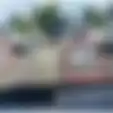 Viral Video Detik-detik Mayat Tergeletak di Tengah Jalan Pada Siang Hari Bolong, Diduga Jatuh dari Mobil Pickup yang Angkut Tumpukan Jenazah!