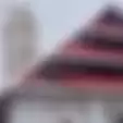 Padahal Baru Jadi, Atap Masjid di Bima Langsung Dibongkar Warga! Ternyata Modelnya Disebut Mirip Gereja