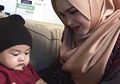 Wajahnya Cute Banget! Cucu Siti Nurhaliza Sukses Bikin Hati Gemas