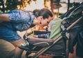 Benarkah Bayi yang Sering Diajak Bepergian Akan jadi Anak Cerdas?