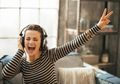 Sedang Stres? Dengarkan Musik Saja Moms Untuk Menghilangkannya
