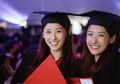 Hanya Dalam Kurun Waktu Setahun, Gadis Kembar Ini Lulus dari Harvard!