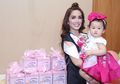 Tingkah Sheva Anak Ussy Sulistiawaty Baru Bisa Berjalan Curi Perhatian, Lucu Banget!