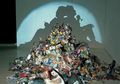 (Foto) Seni Bayangan, saat Tumpukan Sampah Jadi Barang Seni!