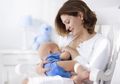 Moms Ingin Lancarkan ASI? Minta Dads Lakukan Pijat Oksitosin