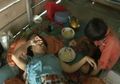 Mengharukan! Bocah 12 Tahun Ini Rawat Ibunya yang Janda dan Digerogoti Tumor Ganas