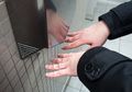 Hati-Hati! Pengering Tangan Ternyata Dapat Menyebarkan Bakteri ke Sekujur Tubuh Anda!