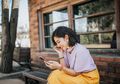Kriteria Perempuan Ini yang Bikin Hati Laki-laki Bertekuk Lutut, Moms Termasuk?
