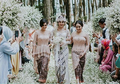 Selain Syahnaz Para Artis Ini Menikah dengan Konsep Outdoor yang Unik, Memukau!