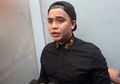 Billy Syahputra Dikabarkan Masuk Rumah Sakit, Hilda Vitria Terlihat Menemaninya