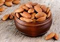 Inilah yang Terjadi Pada Tubuh Jika Rutin Makan 4 Almond Setiap Hari
