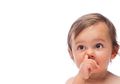 4 Perilaku Balita yang Sering Dianggap Aneh, Padahal Normal, Moms