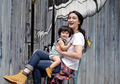Unggah Video Si Kecil Salma Makan Sushi, Atiqah Hasiholan Panen Kritik!