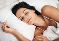 9 Langkah Bakar Kalori Saat Tidur, Salah Satunya Tidur Telanjang!