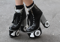 4 Model Sepatu Super Aneh di Dunia yang Bikin Geleng Kepala
