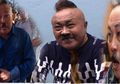Pelawak Sederhana Bergaya Khas Kumis Charlie Chaplin dan Rambut Jambul Ala Burung Kakak Tua Itu Telah Pergi