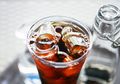 Pertimbangkan Hal Ini Sebelum Memasukkan Es Ke Dalam Minuman