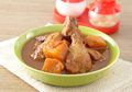 Semur Ayam Kentang, Kuah Gurihnya Pasti Mantap!