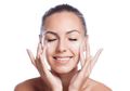 Masih Banyak yang Keliru, Ini 4 Produk Skincare yang Wajib Kita Miliki