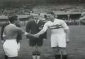 Bukan Edgar Davids, Pesepak Bola Pertama Memakai Kacamata adalah Kapten Timnas Indonesia di Piala Dunia 1938