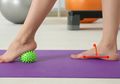 Idap Kaki Datar? Simak Bahaya & Cara Perbaiki Masalah Kesehatannya