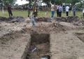 Warga Tolak Jenazah Pelaku Bom Bunuh Diri, Makam yang Sudah Digali pun Ditutup Kembali
