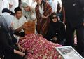 Rasyid Rajasa Rajin Kunjungi Makam Sang Istri Jelang Buka Puasa