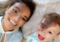 Sungguh Mengharukan, Demi Sang Anak Ibu Ini Rela Ubah Wajah Cantiknya