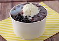Wow! Segarnya Bubur Ketan Hitam Saus Kacang Merah Nggak Ada Lawan!