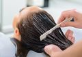Rambut Kering dan Rusak? Atasi dengan 3 Resep Masker Rambut Alami Ini