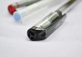 Ternyata, Lubang yang Ada di Tutup Pulpen Punya Fungsi yang Besar