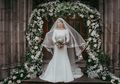 Menakjubkan, Desainer Irlandia Ini Tiru Gaun Pengantin Meghan Markle
