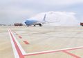 Resmikan Bandara Kertajati, Pesawat Jokowi Disambut Semburan Air, Ternyata Ini Alasan di Baliknya!