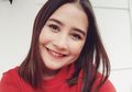 Style Fashion Modis Prilly Latuconsina dengan Piyama, Cocok Buat yang Sedang Buru-buru!