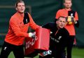 Bikin Haru, inilah Pesan Pelatih Kiper Liverpool untuk Loris Karius