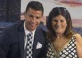 Ini Nasehat Ibu untuk Karir Ronaldo, Pergi ke PSG atau Balik ke MU?