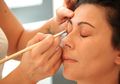 Tak Perlu Habiskan Waktu Lama saat Berdandan, Lakukan Tips Ini, Moms