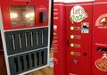 7 Vending Machine yang Unik Tapi Juga Dibutuhkan Umat Manusia