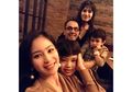 Baru Injak Usia 17 Tahun, Anak Tiri Bunga Zainal Ajari Make Up