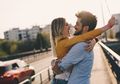 4 Zodiak Ini Lebih Memilih Cinta Daripada Sahabat, Benarkah Demikian?