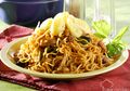 Sudah Rasanya Lezat, Mi Goreng Dadar Rawis Ini Juga Cukup Praktis Untuk Dibuat