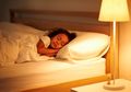 Lakukan Cara Ini, Dijamin Si Kecil Akan Berani Tidur Sendiri