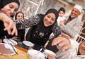 Takut Gendut Usai Makan Banyak saat Lebaran? Siasati dengan Cara Ini!
