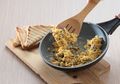 Cara Membuat Scrambled Egg yang Lembut dan Mengembang Seperti di Hotel